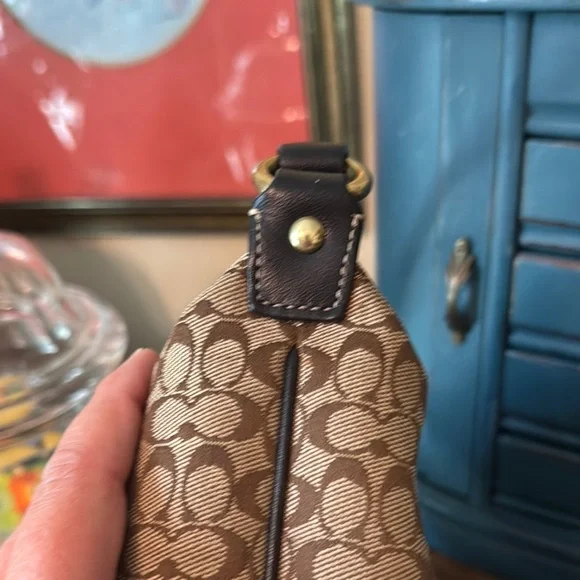 ๐๐ป๐๐คCoach Brown and tan mini Bag with Signature - Picture 5 of 15